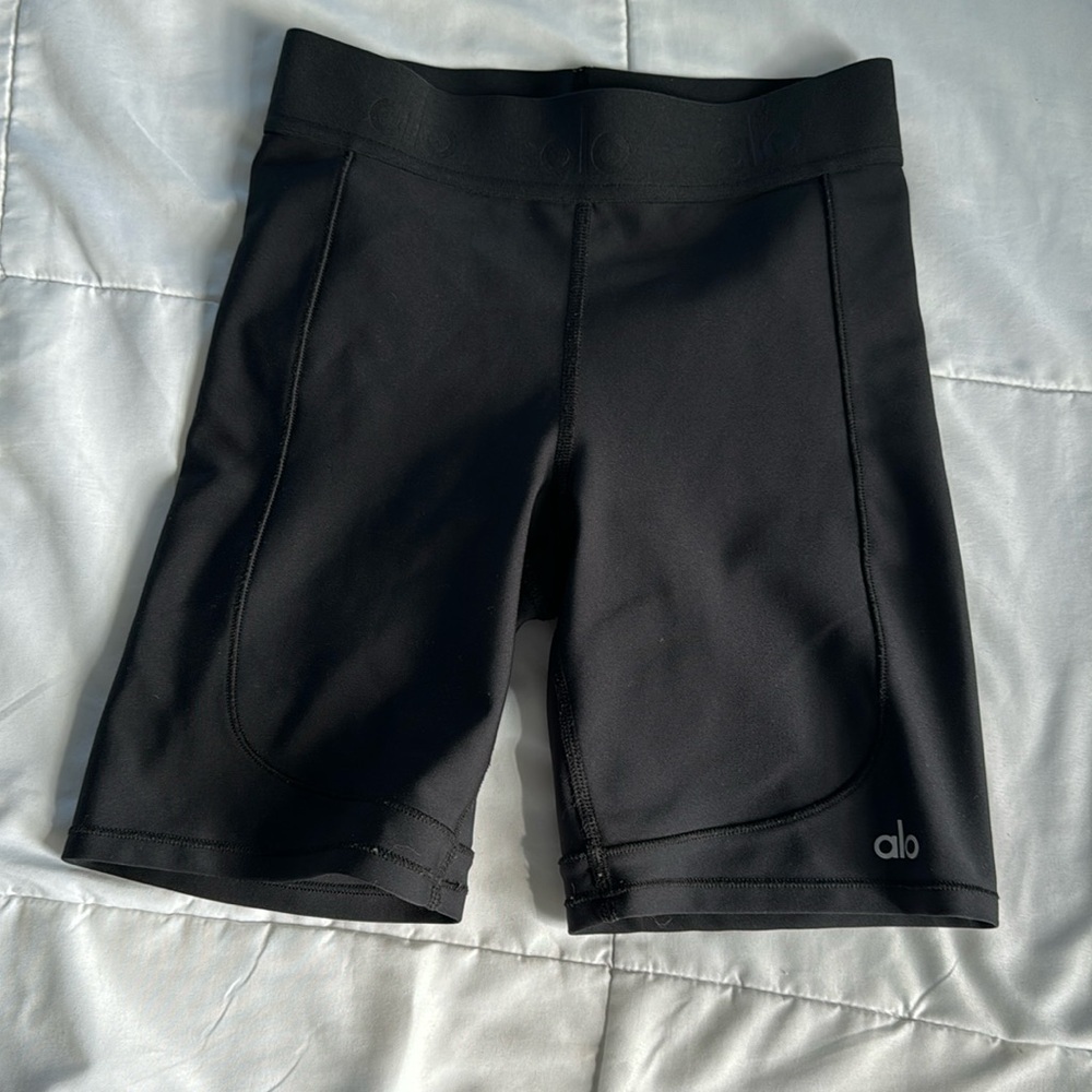 ALO SHORTS